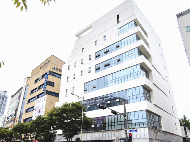 동선분리와 스마트체크로 편안한 검진 환경