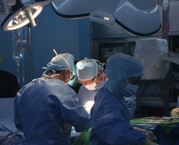 척추협착증 수술, 꼭 해야 할까? 4,000례 척추 전문의 신재흥 원장의 명쾌한 기준 3 Get a Personalized Back Treatment Consultation at Osan Dongtan City Hospital