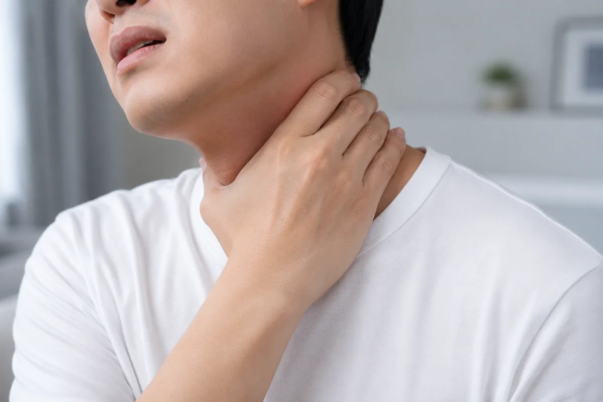 동탄 치핵수술 PPH 통증|목 부위의 통증이나 불편함을 느끼는 남성